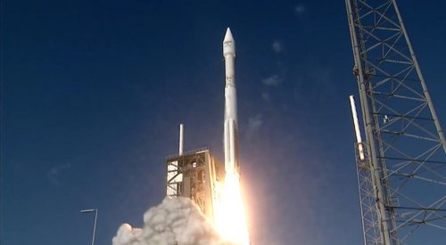 Atlas 5 launches EchoStar 19