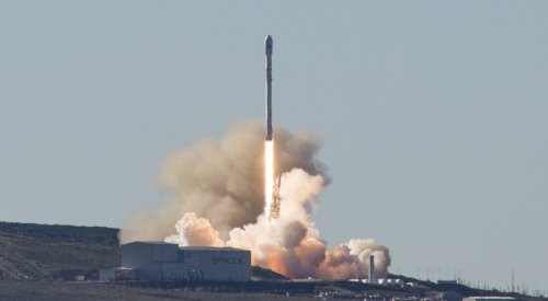 Falcon 9 returns to flight with successful Iridium launch