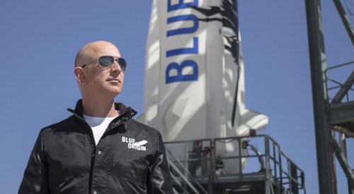 Bezos and Blue Origin reportedly pitch “Amazon-like” delivery for the moon