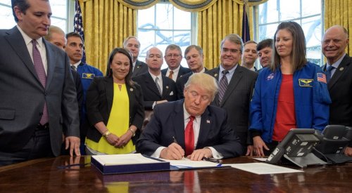 Pence confirms plans to reestablish the National Space Council