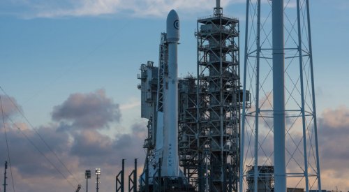 SpaceX spy launch scrubbed Sunday, rescheduled for Monday