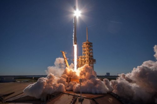 SpaceX aims to follow a banner year with an even faster 2018 launch cadence