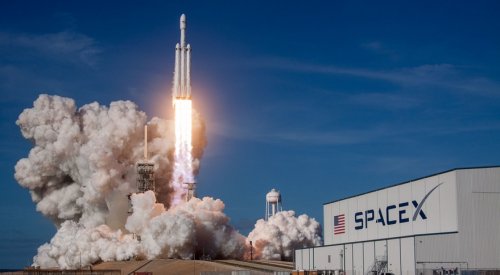 SpaceX wins accolades for Falcon Heavy success