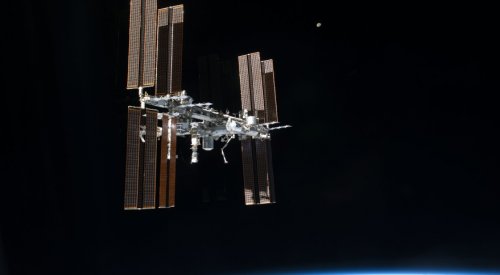 Senators press administration for ISS transition plan