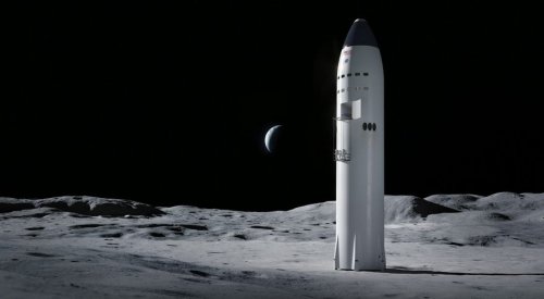 NASA evaluation sees SpaceX lunar lander as innovative but risky